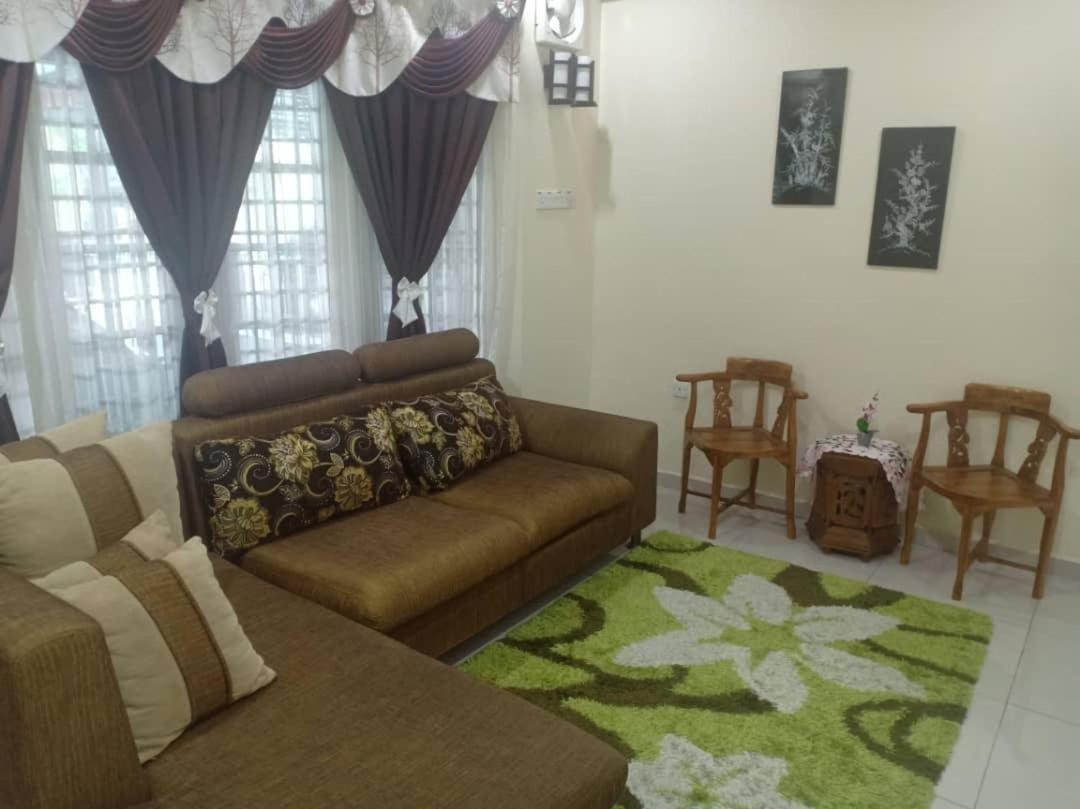 Kh Homestay Comfy N Calm Seri Manjung Exterior foto