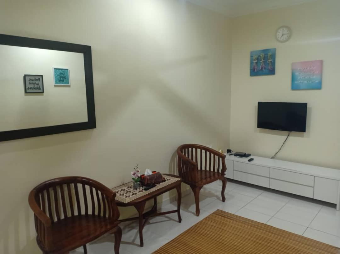 Kh Homestay Comfy N Calm Seri Manjung Exterior foto