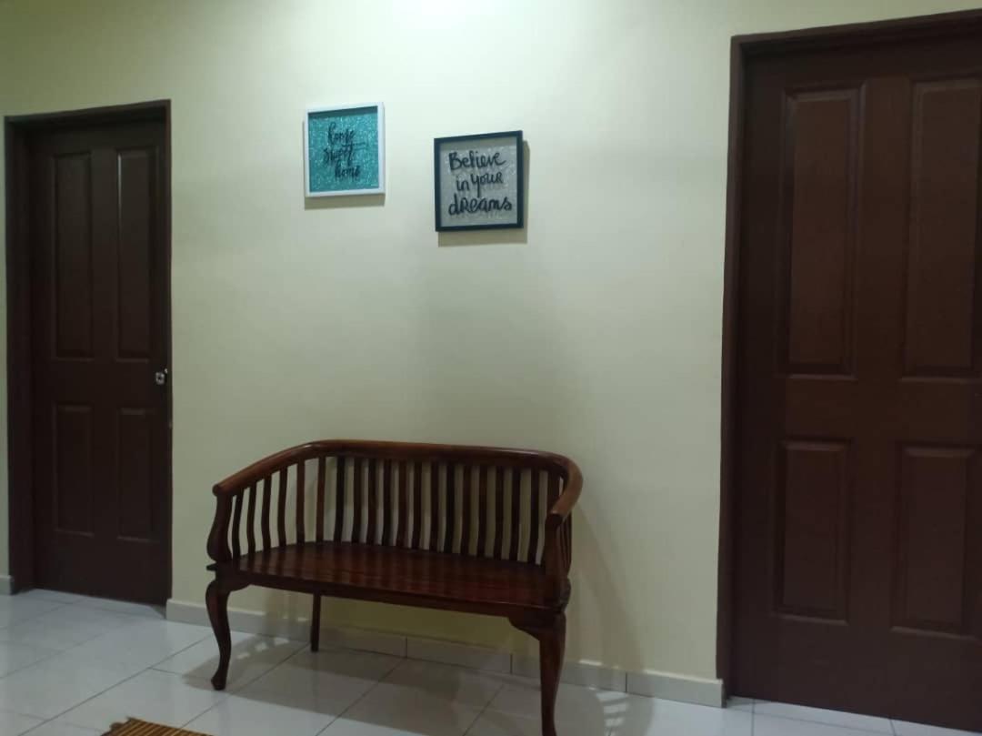 Kh Homestay Comfy N Calm Seri Manjung Exterior foto